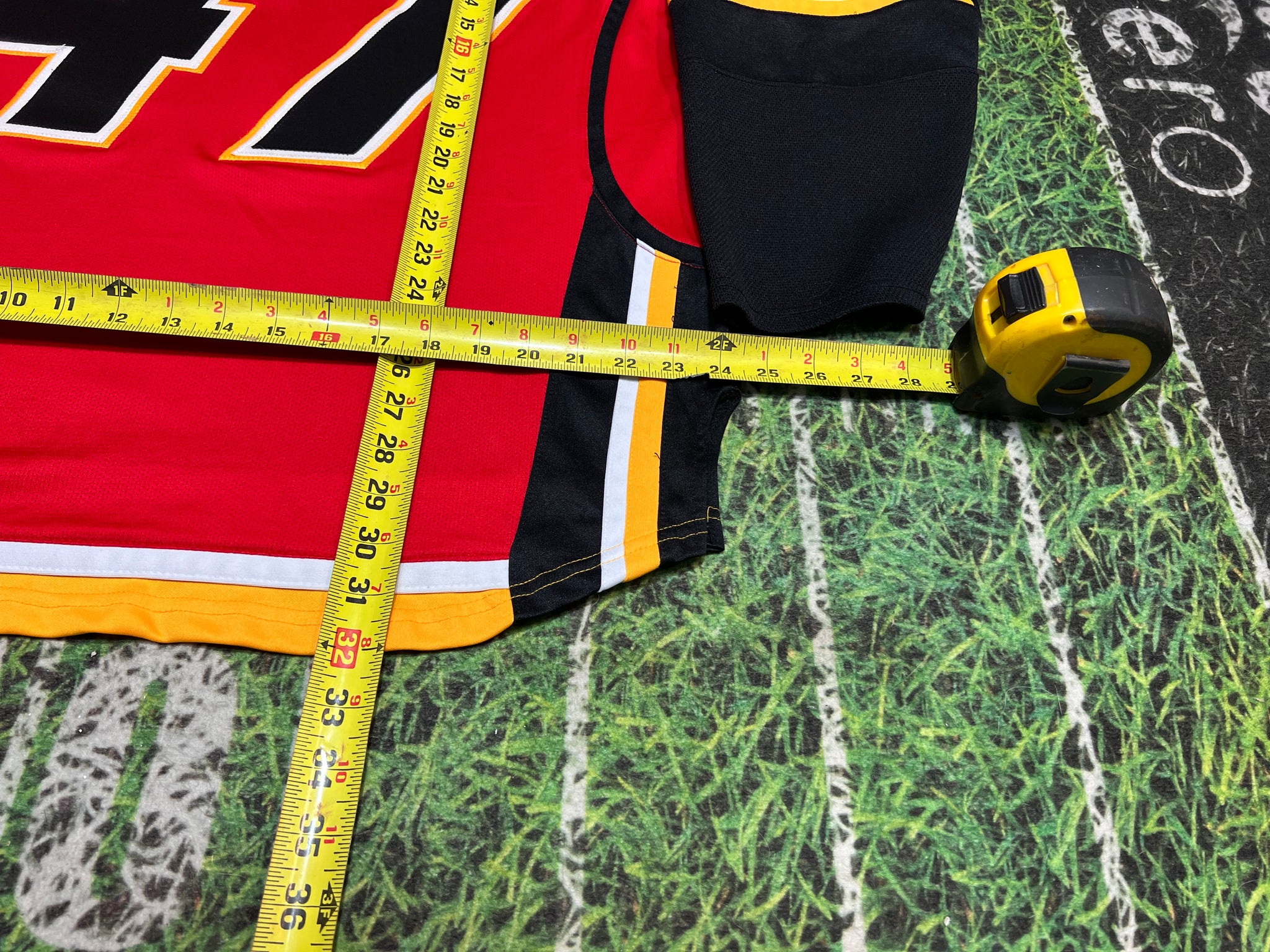 Calgary Flames Jersey Sven Baertschi #47 CCM Size Reebok NHL Hockey M –  Rare_Wear_Attire