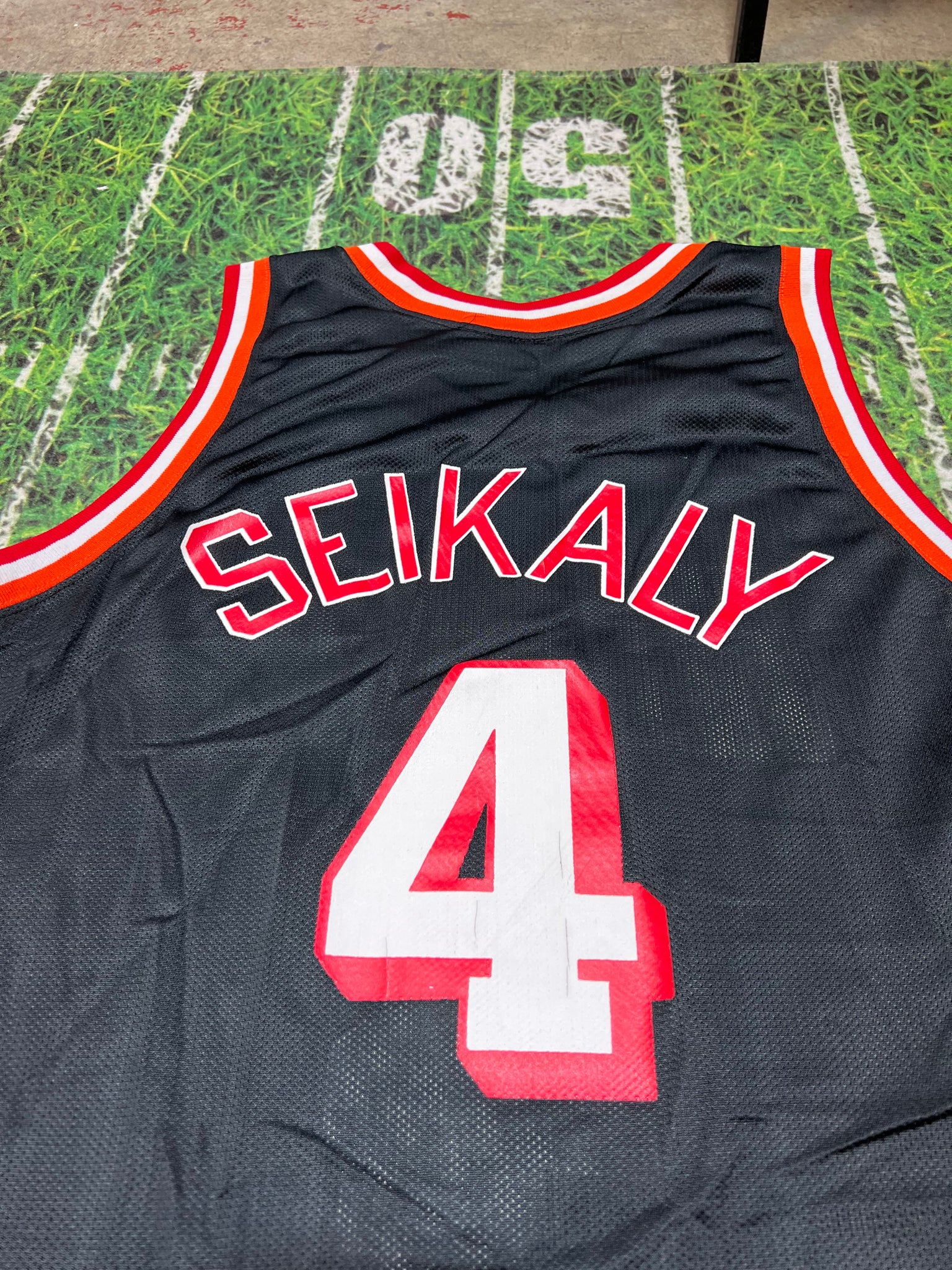Vintage Rony Seikaly Miami Heat NBA Champion basketball jersey 44 –  Rare_Wear_Attire