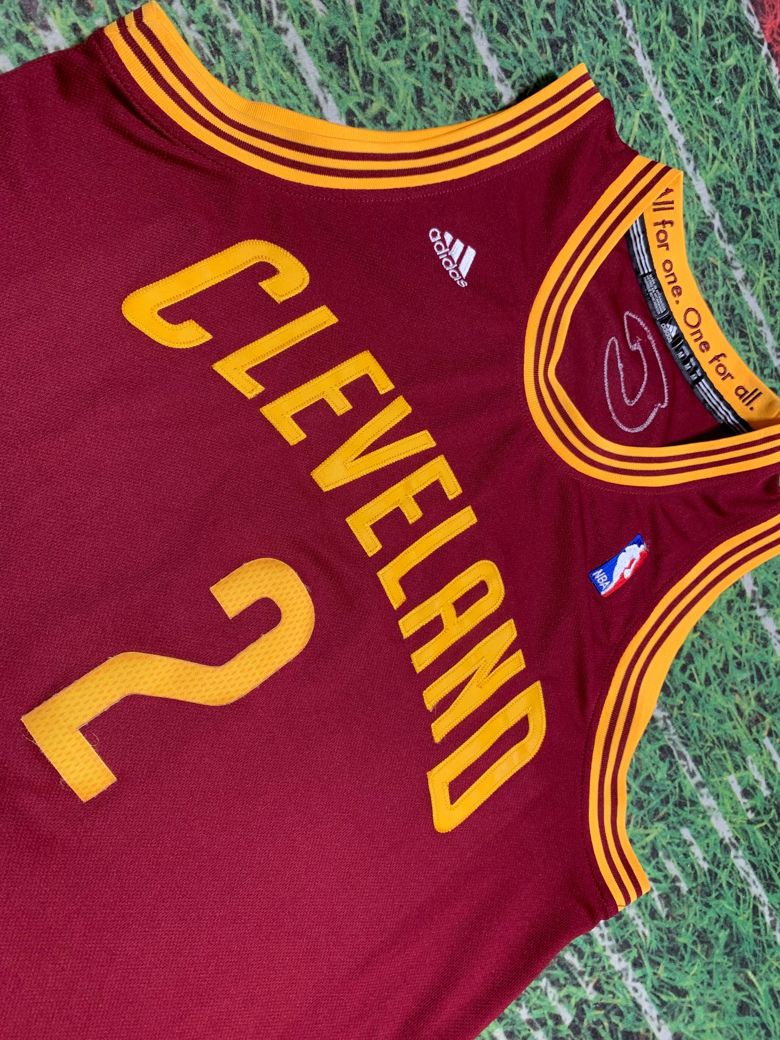 NBA JERSEY CLEVELAND CAVALIERS Kyrie Irving Adidas SZ M VTG Uncle
